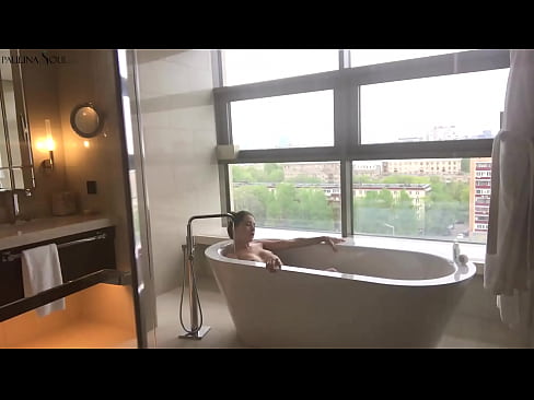 ❤️ Milžiniškas kūdikis aistringai masturbuoja savo putę vonios kambaryje Kokybiškas porno prie mūsų ❌